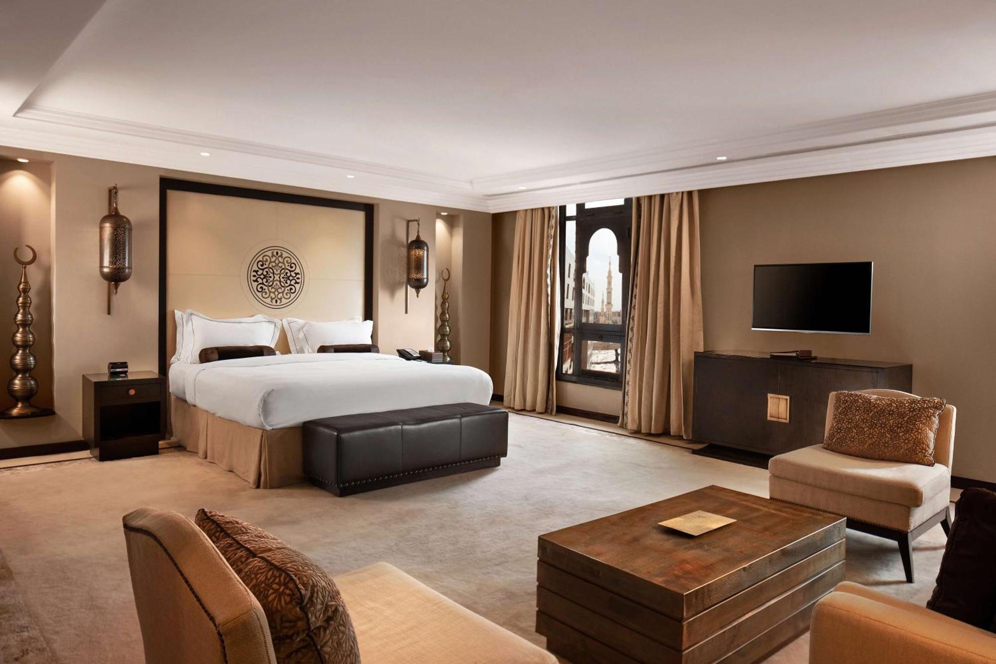샤자 마디나 호텔 메디나 외부 사진 A suite at the Ritz-Carlton, DIFC